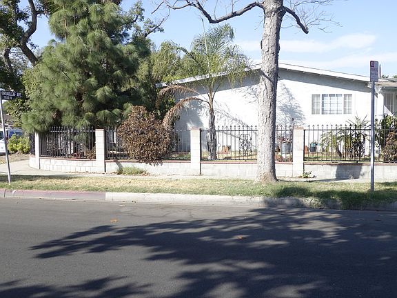 3rd image of 7814 Broadleaf Ave