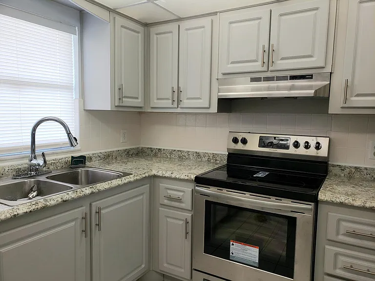 4550 Cove Cir #808 — Photo 24