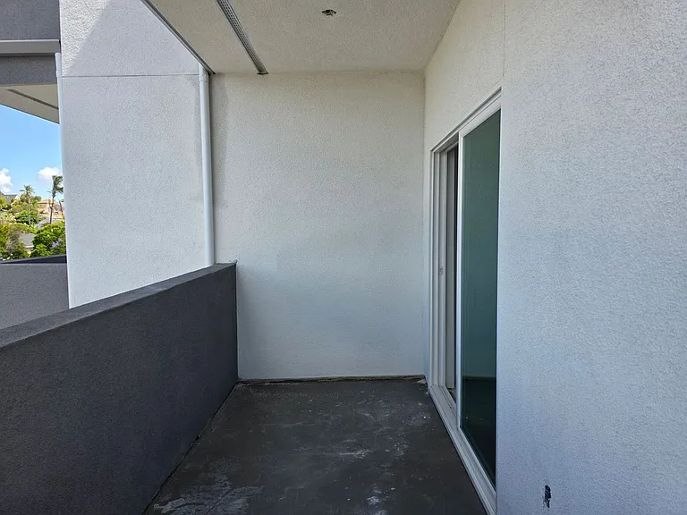 Platform 25 — Photo 98