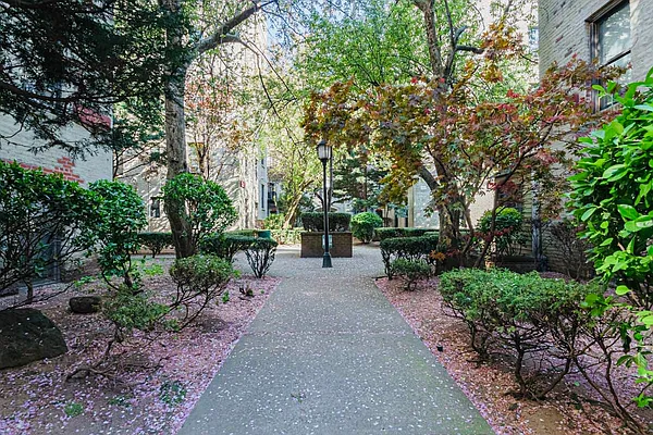 Rented by MySpaceNYC | media 19