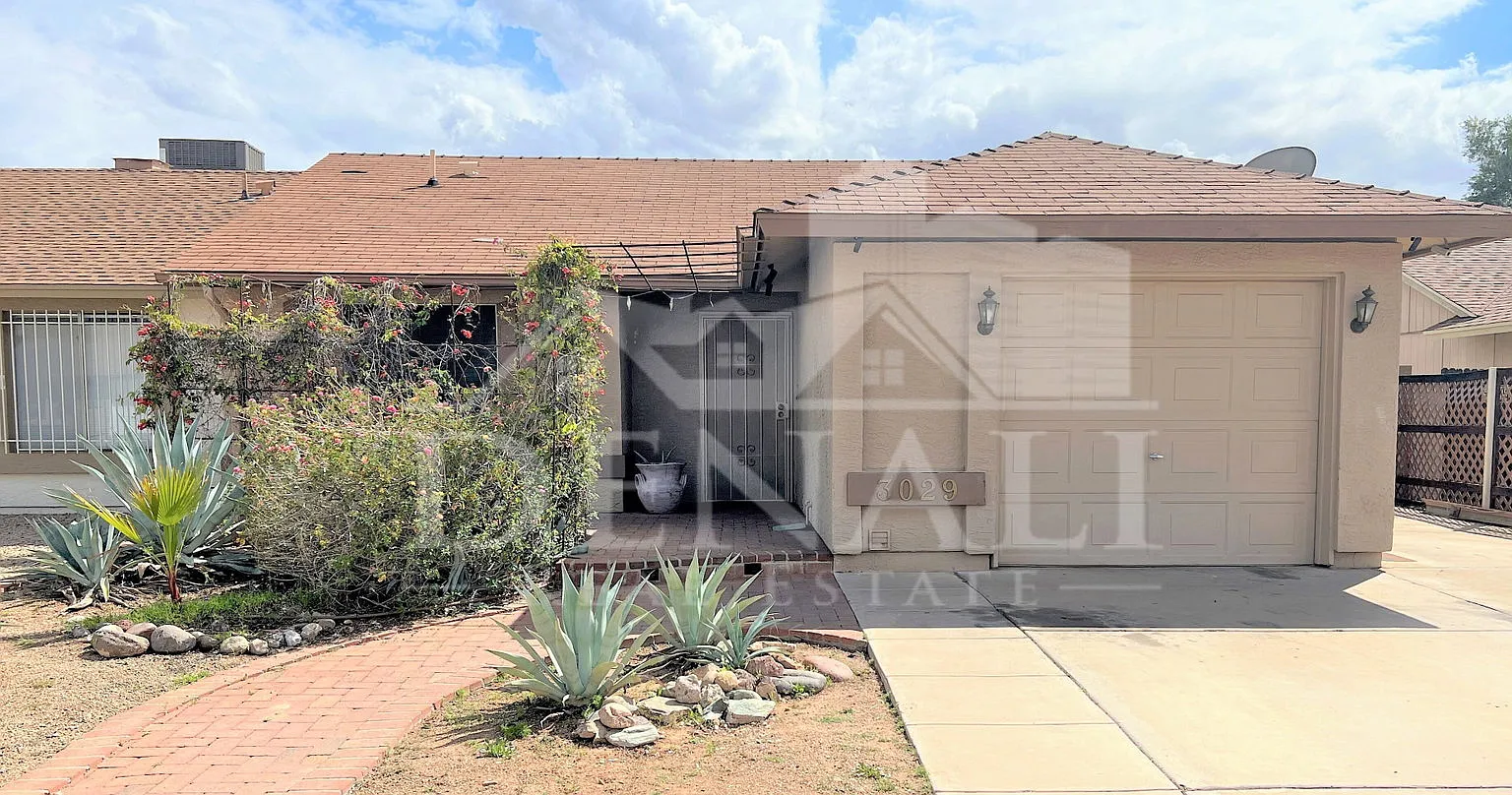 2 bed, 1.0 bath, 930 sqft, $1,795 — Photo 1