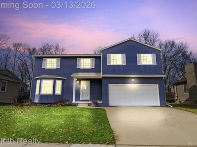 886 Alpine Dr, Brighton, MI, 48116