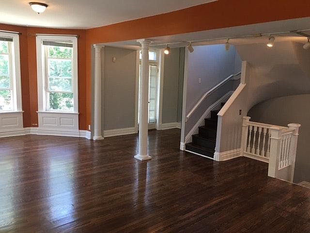 Living Room / Dining