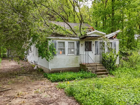 31889 W Lakeshore Dr, Dowagiac, MI 49047