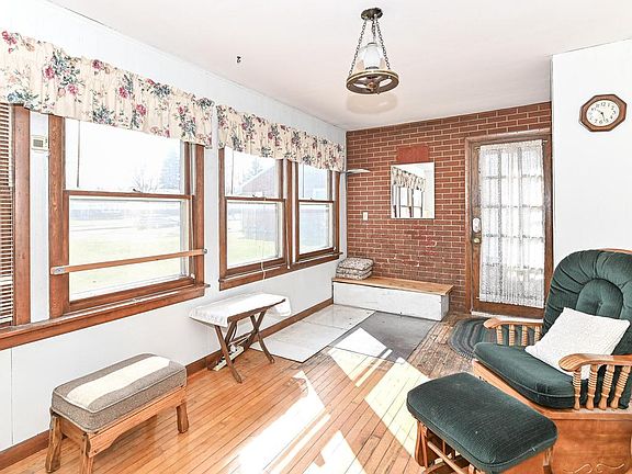 5th image of 2917 South 67th STREET