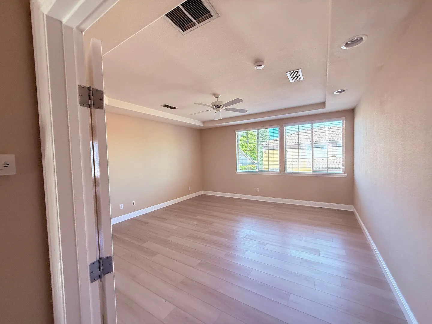 2205 Maloney — Photo 3