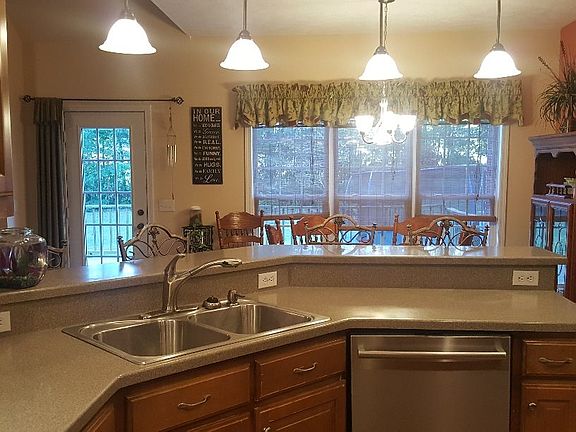 5th image of 534 Carrington Pl