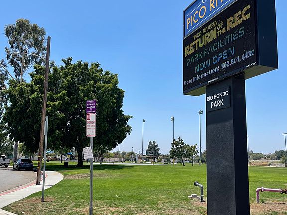 2 small blocks to area park