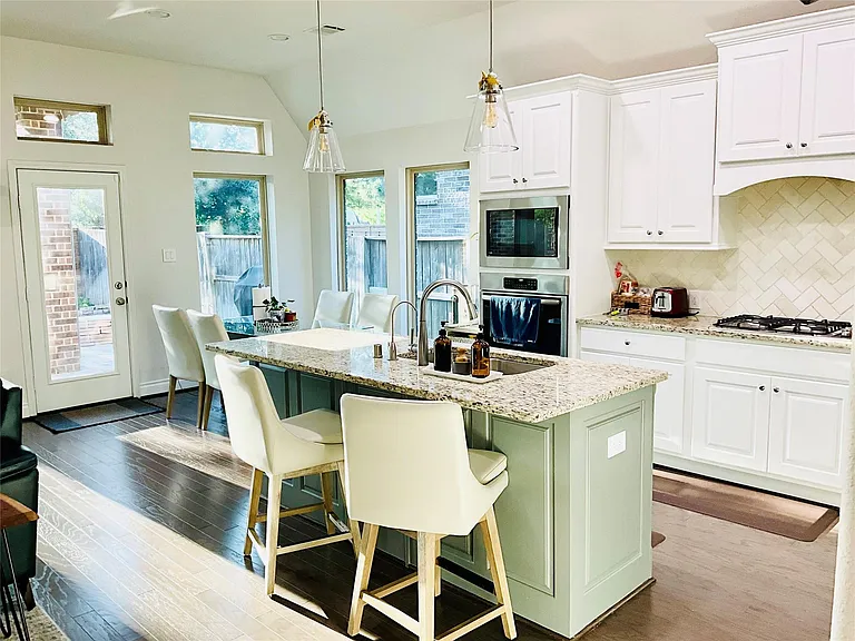 2507 Elmwood Trl — Photo 14