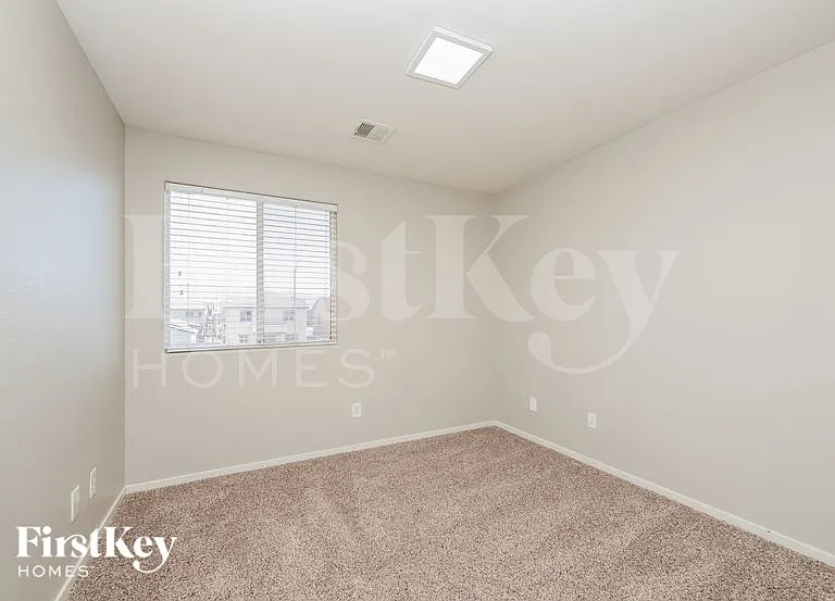 1708 Mizzenmast Ave — Photo 11