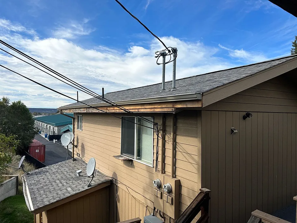 365 NE Loper Ave #1-3