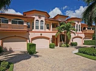 308 6th Ave S, Naples, FL 34102