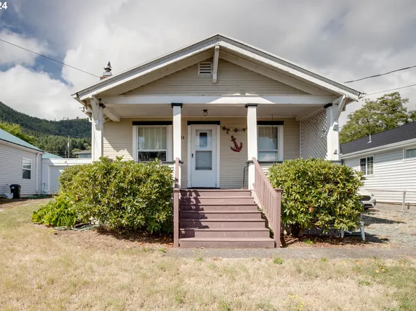 210 Cypress Ave, Garibaldi, OR 97118