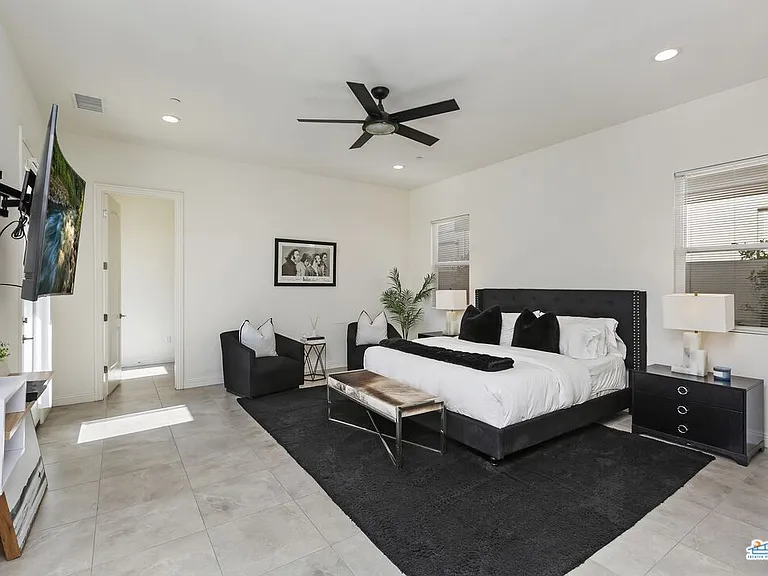 50888 Cereza — Photo 26