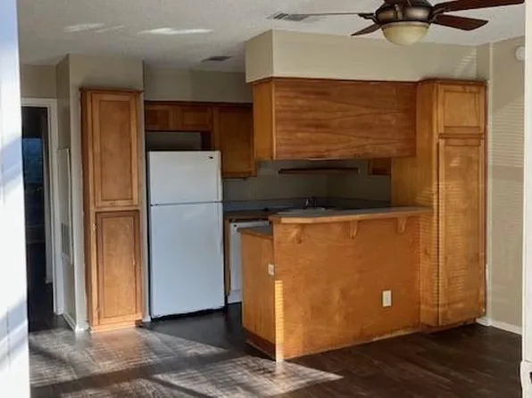 2306 E 8th St APT 5, Austin, TX 78702