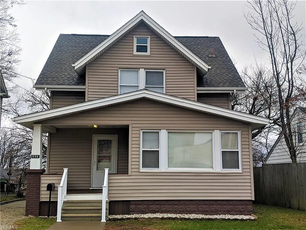 552 Yale Ave photo 1