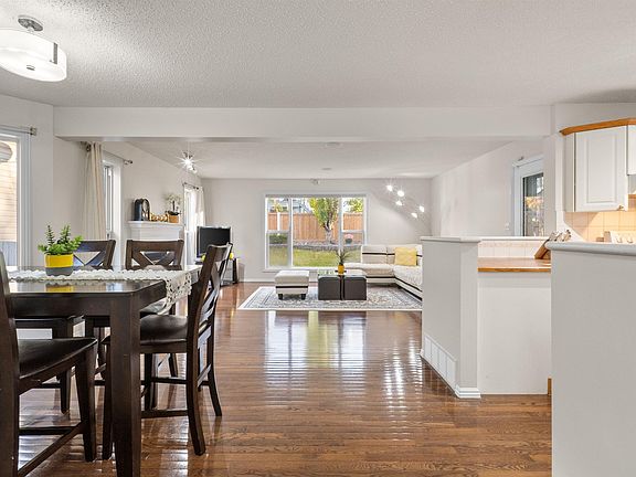 5th image of 305 Wild Rose Way NW