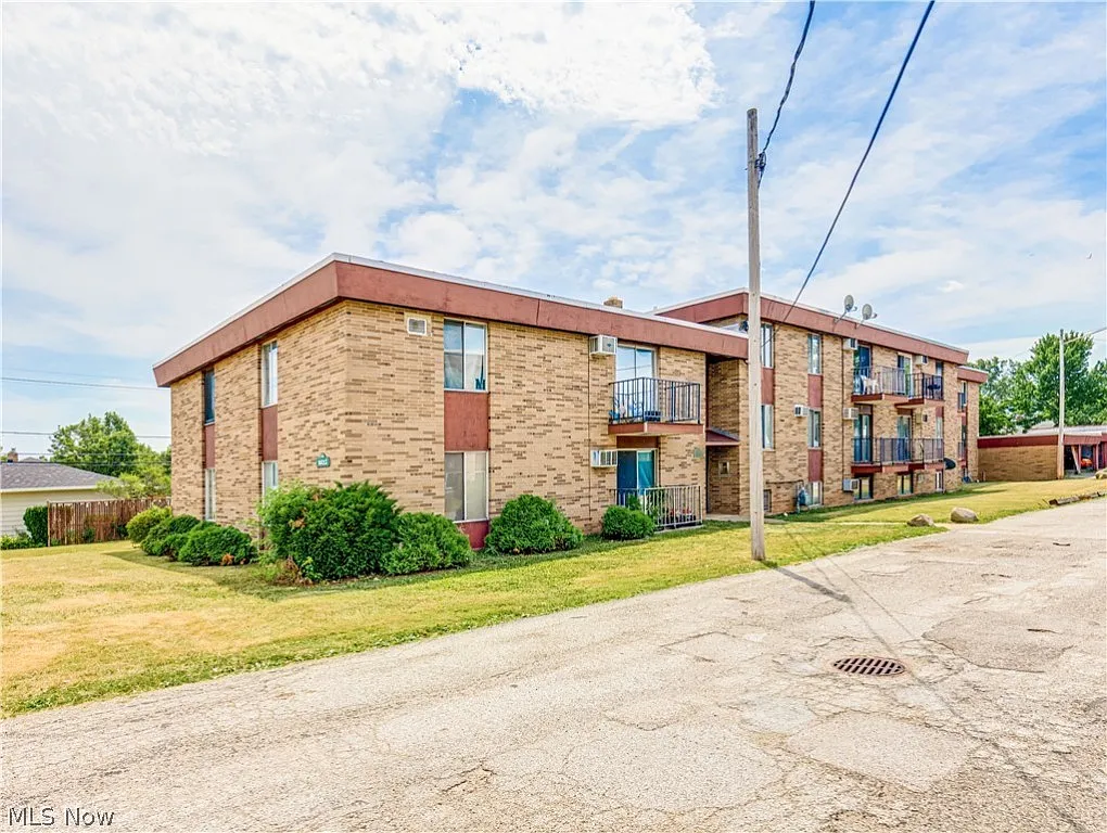 16112 Maple Park Dr #A3 photo 1