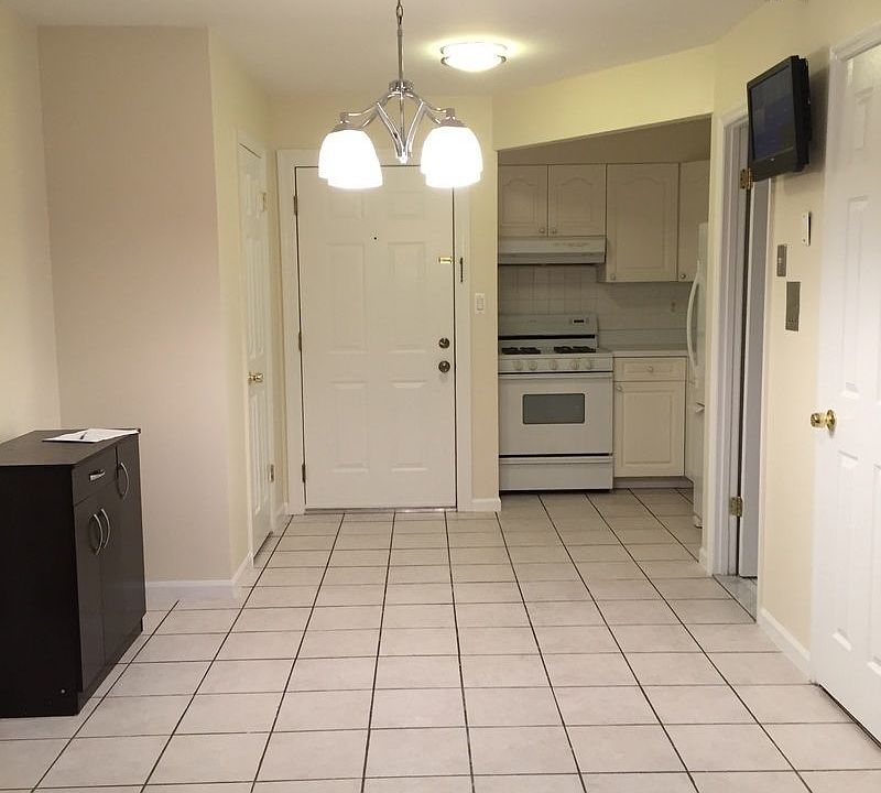 1st image of 2318 29th St APT 2F