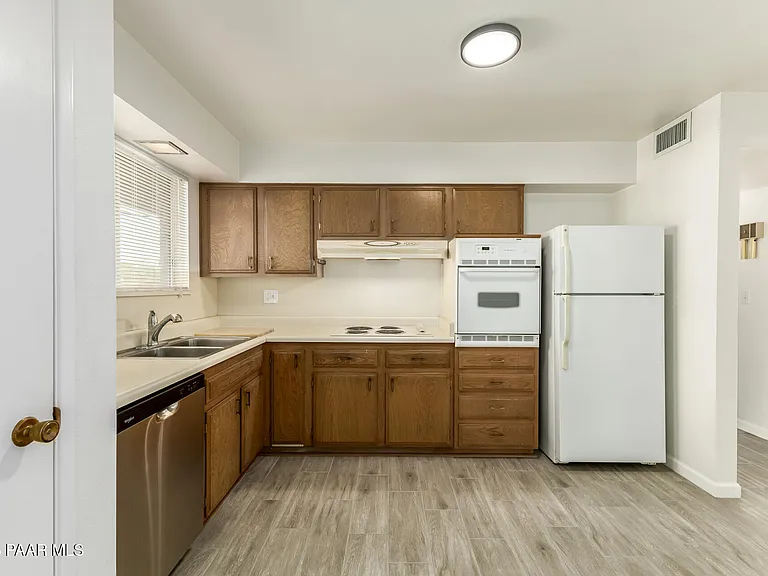11014 W Cheryl Dr — Photo 12