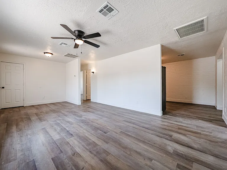 1722 E Atlanta Ave — Photo 17