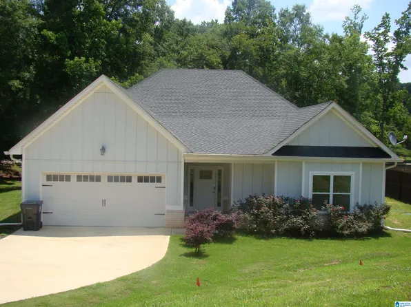 222 Cedar Valley Dr, Wedowee, AL 36278