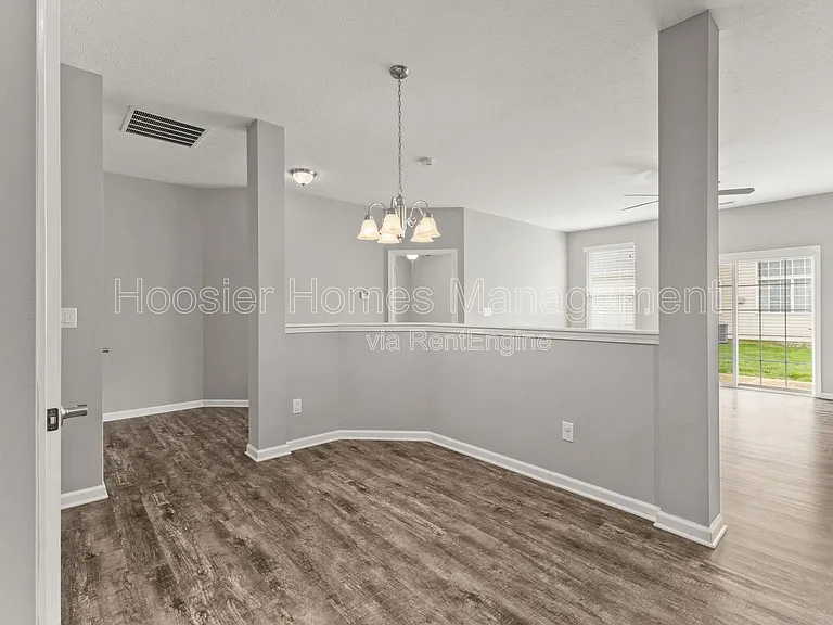 556 Dylan Dr — Photo 5