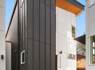 12521 12th Ave NE #B, Seattle, WA 98125