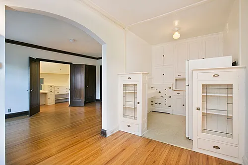 Floor plan 206