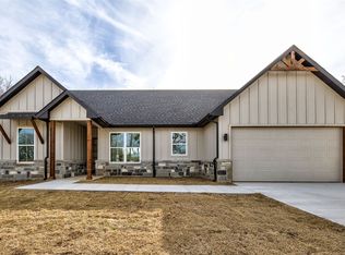 708 N Denver St, Alvord, TX 76225