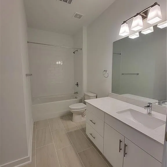 525 Parkway Dr #306 — Photo 8