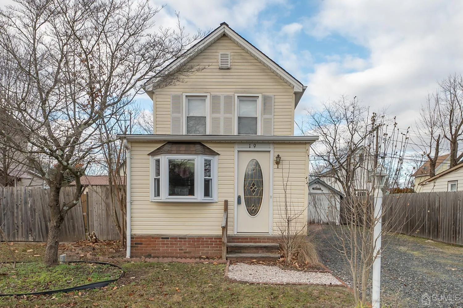 19 Railroad Ave photo 1