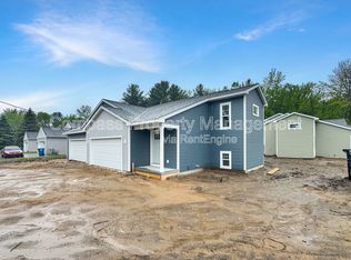 18785 174th Ave, Spring Lake, MI 49456