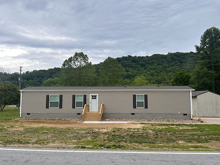 1367 Garren Creek Rd — Photo 1