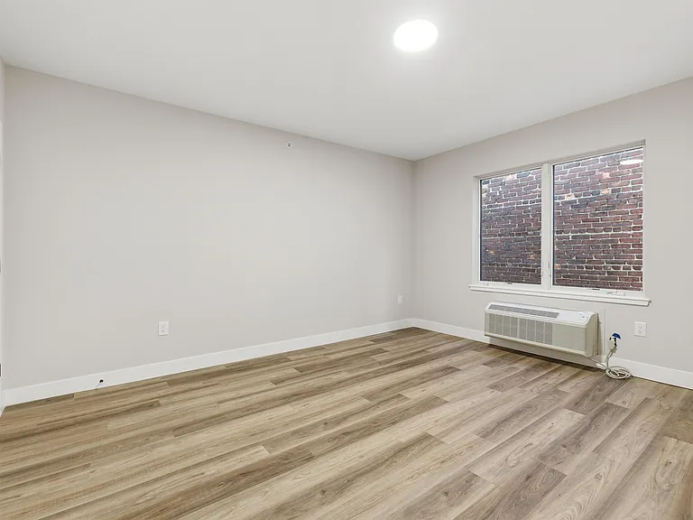 304 61st St #3B — Photo 8