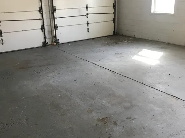 303 W Jackson St, Maroa, IL 61756