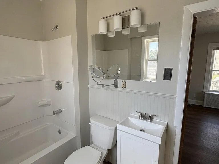 1027 Hayward St #1 — Photo 3