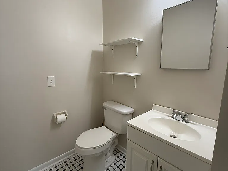 805 Meadowbrook Dr #B — Photo 15