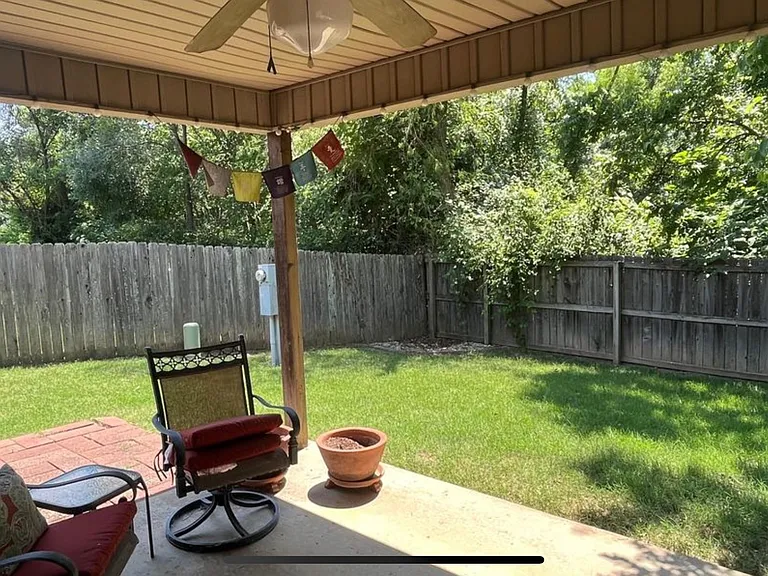 2555 N Trafalger Dr — Photo 4
