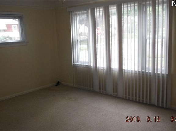 3rd image of 2914 Alden Dr