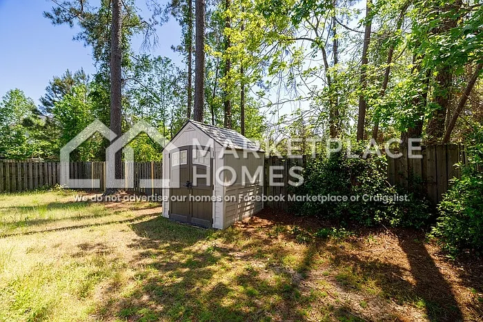 2467 Newbury Ave — Photo 40