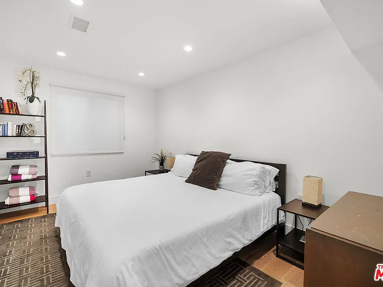 411 Grand Blvd — Photo 14