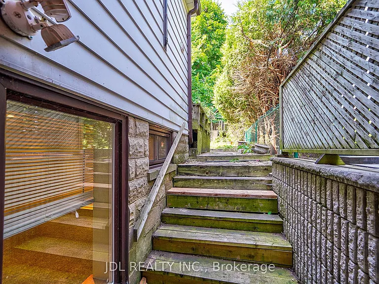 150 Banff Rd #BASEMENT — Photo 11