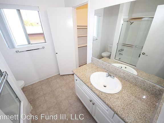 4th image of 1631 S Westgate Ave APT 4