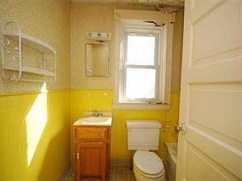 3rd image of 4432 Lucerne Ave
