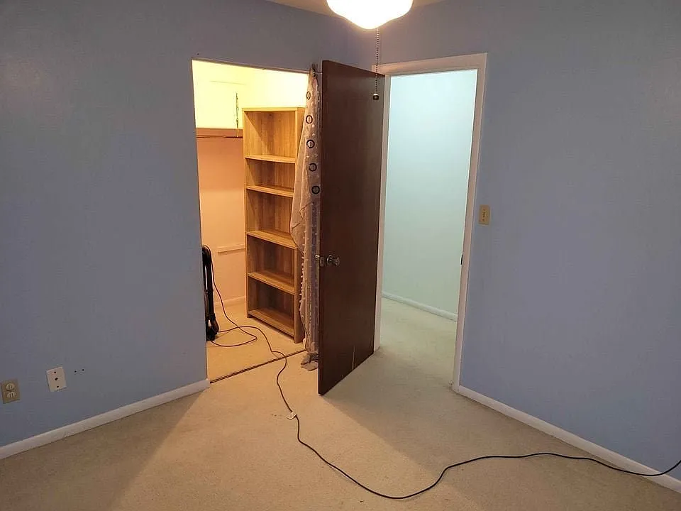 1 bed, 175 sqft, $700 — Photo 3