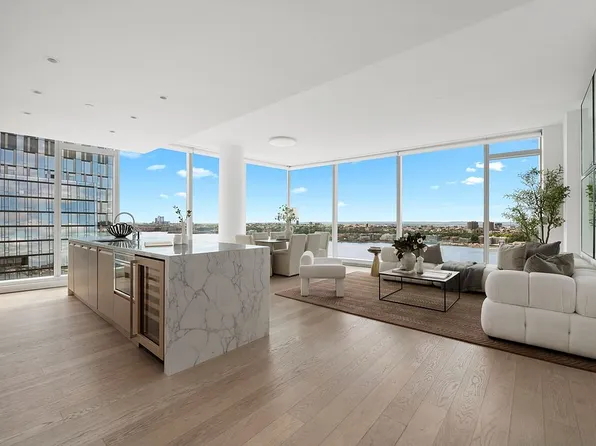 30 Riverside Blvd #32A, New York, NY 10069