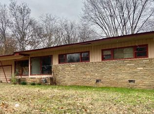 416 N 3rd St, Ozark, AR 72949