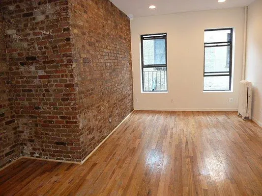 Rented by Chartwell Manhattan Realty | media 33