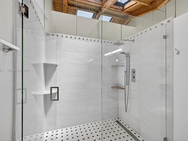 2619 S Parkview Dr — Photo 44